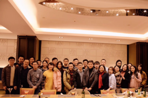 冯孝涛：2017年12月27日，参与了课题组2017年年会，这是本人在课题组以来参与的首次全组聚会，也是课题组成立以来第一次独立的全员年会。此次年会汇集了课题组从博士到硕士以及刚完成保送研究生的本科生成员，实现了课题组历史性的一次聚会，也开启了课题组发展壮大的新篇章。很荣幸能够成为这个优秀的大家庭中的一员，希望课题组每位成员都能不断开拓创新，达成更高的学术成就，实现新的更大的成功。